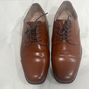 Excellent condition. Worn once. Size US 4.5.